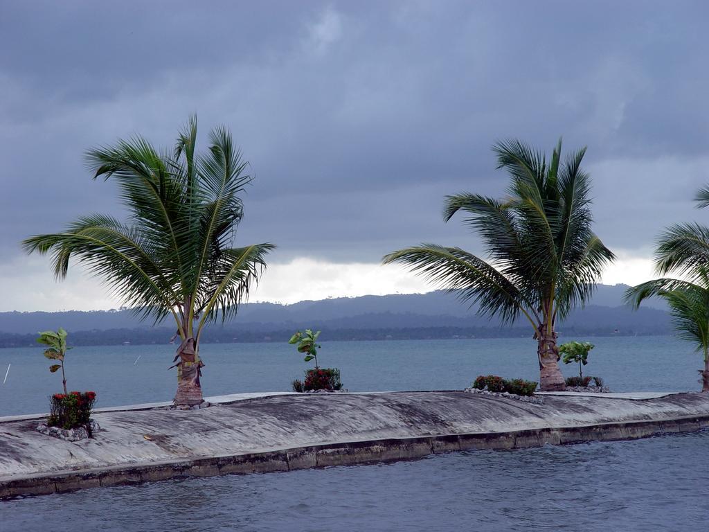Amatique Bay Hotel Puerto Barrios Exterior foto