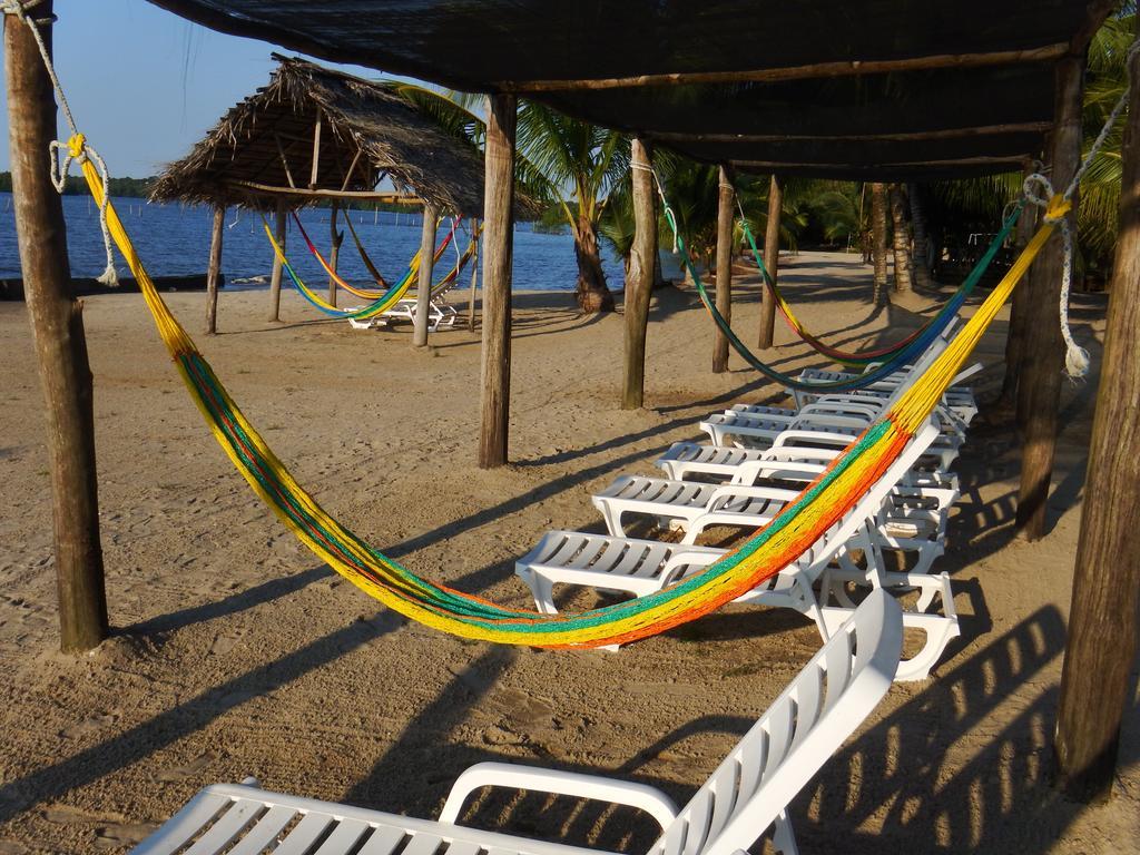 Amatique Bay Hotel Puerto Barrios Exterior foto
