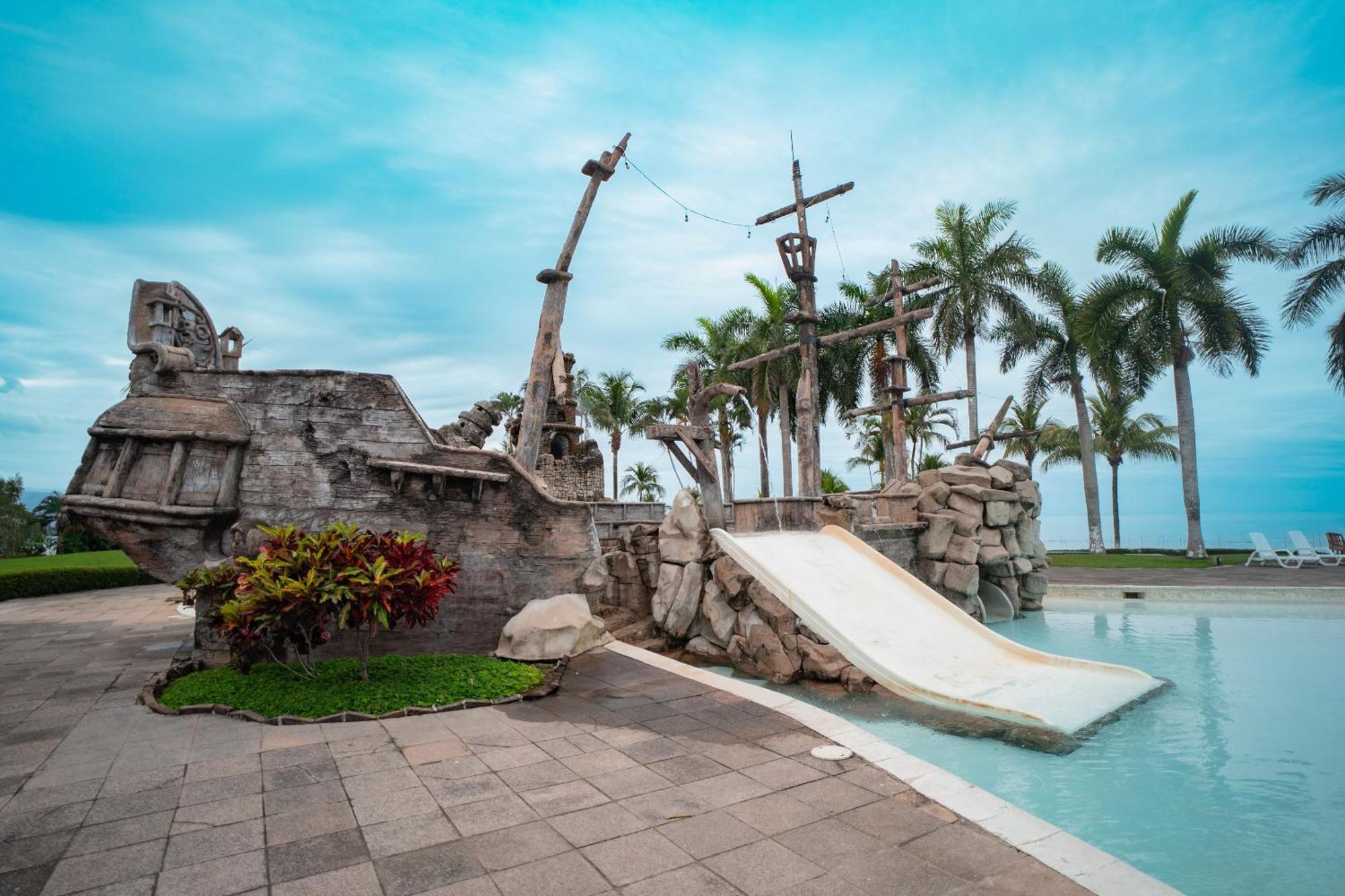 Amatique Bay Hotel Puerto Barrios Exterior foto