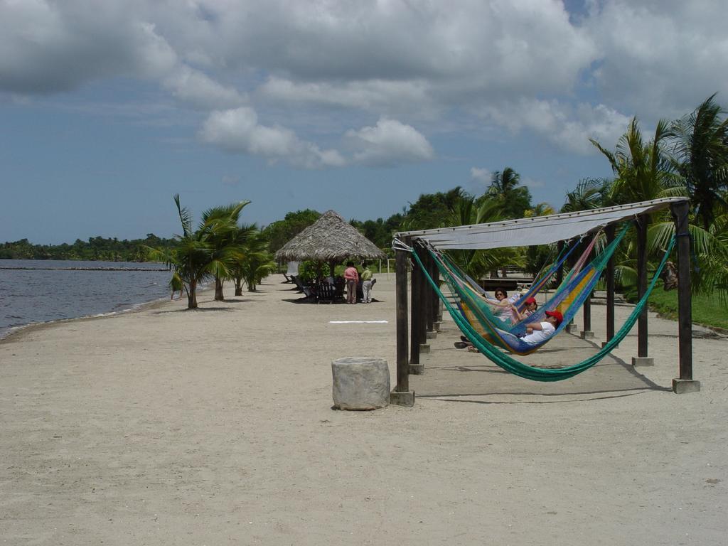 Amatique Bay Hotel Puerto Barrios Exterior foto